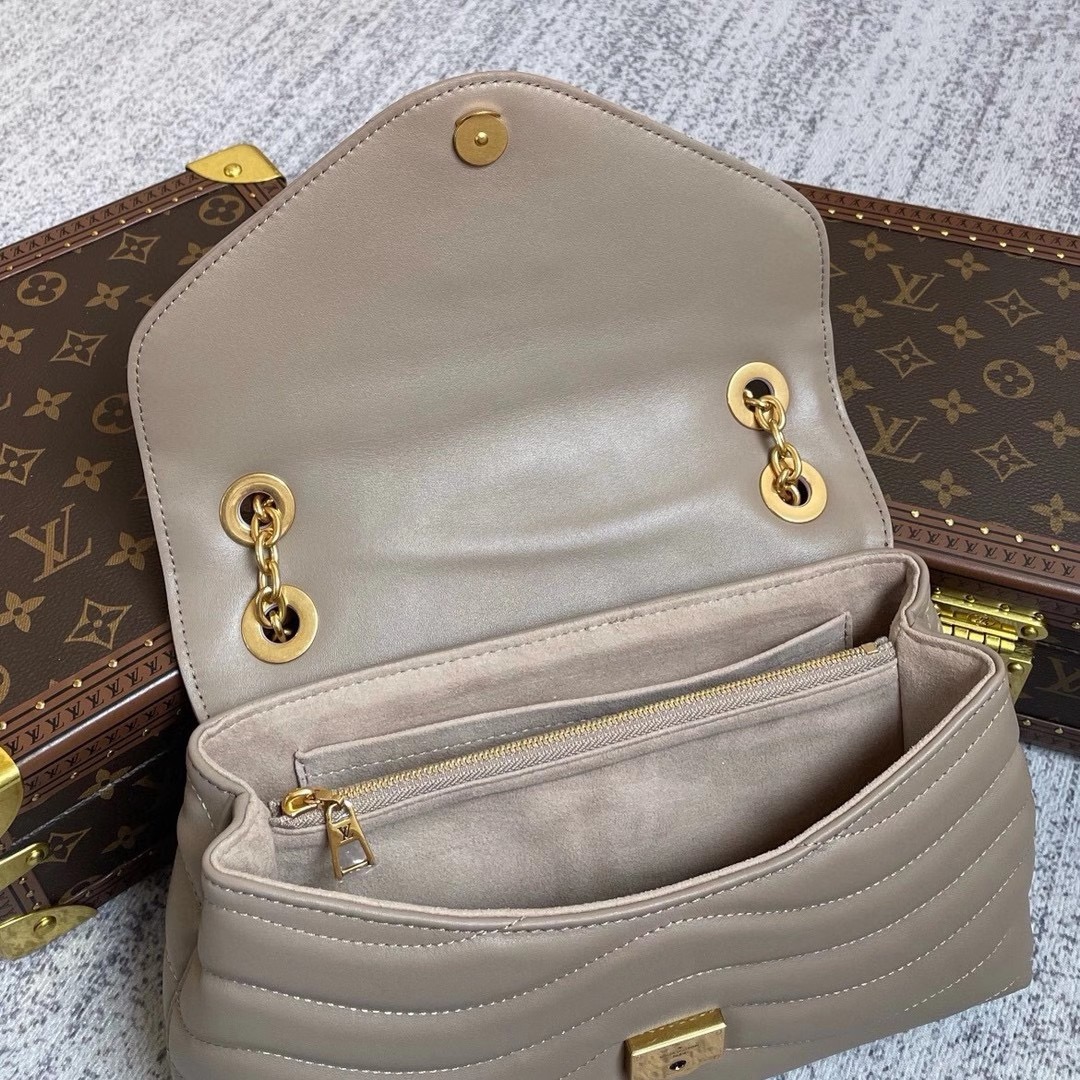 Louis Vuitton New Wave Chain 24Cm Dark Taupe M58550