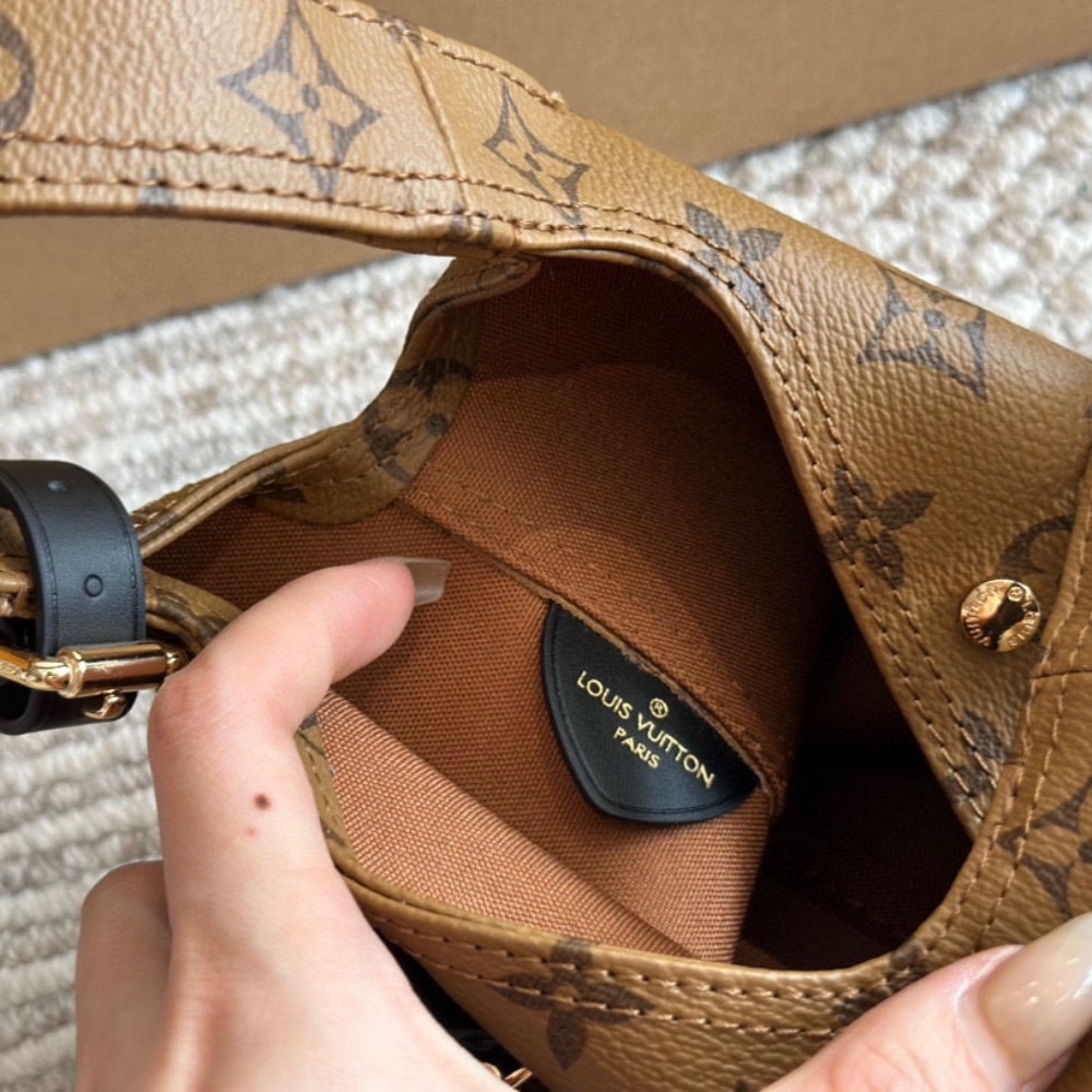 Louis Vuitton Atlantis BB Monogram Reverse Coated Canvas 18Cm M46816