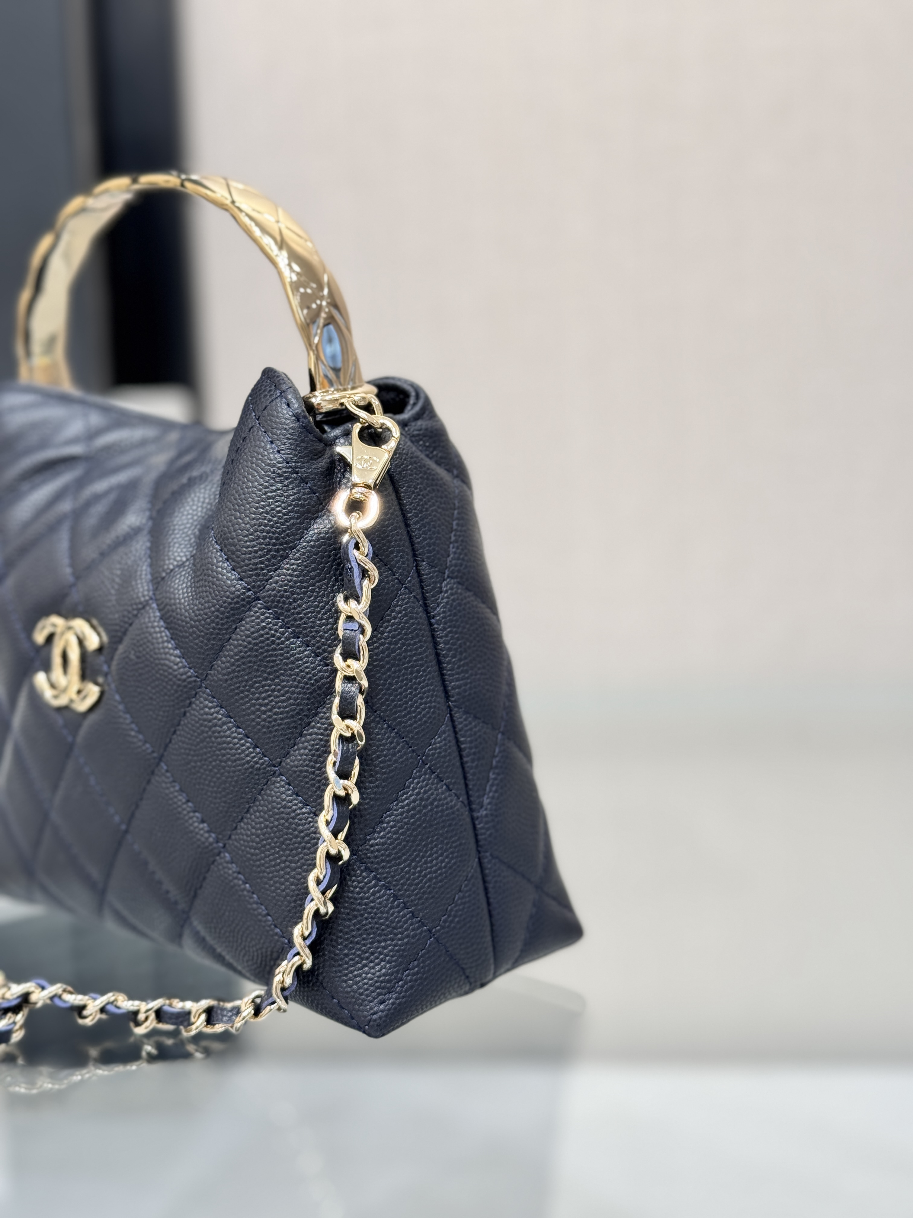 Metal Handle Bucket Bag（Royal Blue）