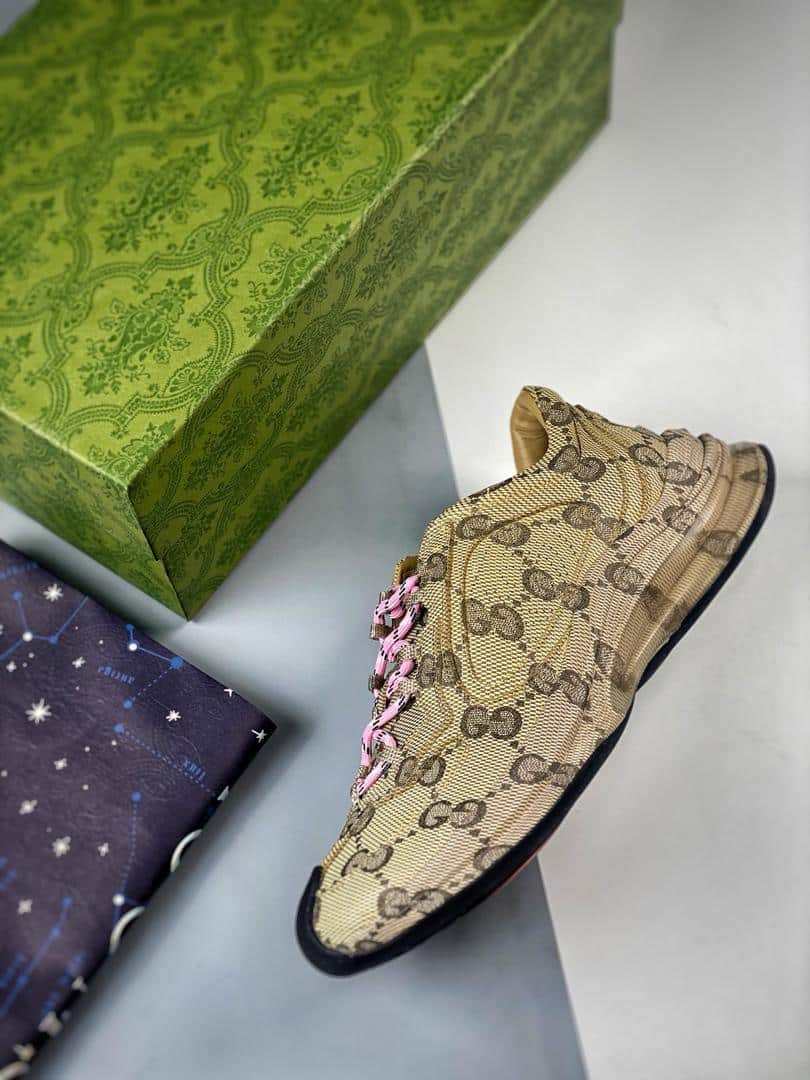 Gucci Women’S Gucci Run Sneaker In Water Transfer Printed Leather Beige 725612 Aabeb 9742