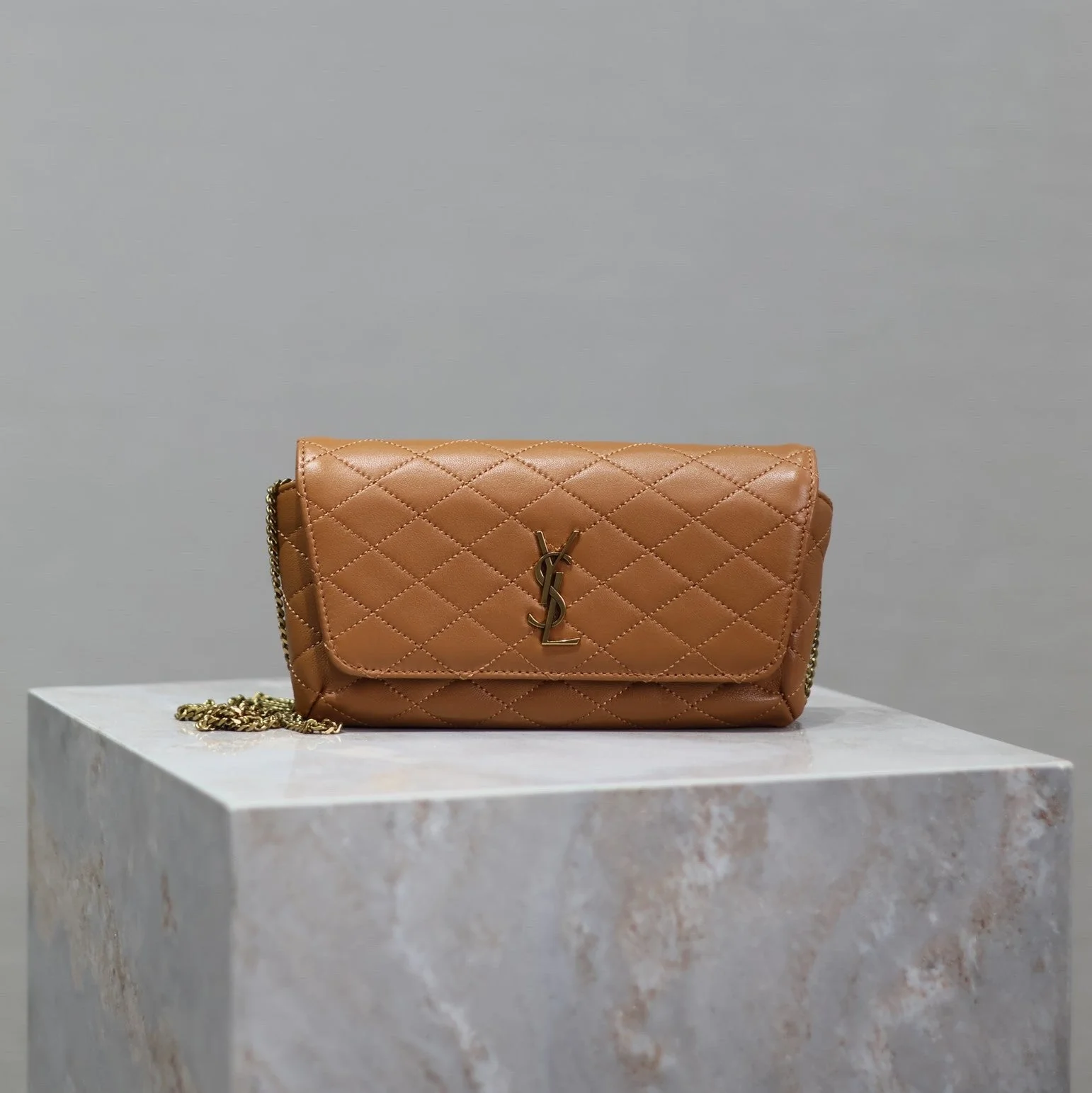 Gaby Phone Bag 19cm Light Brown Quilted Leather GHW