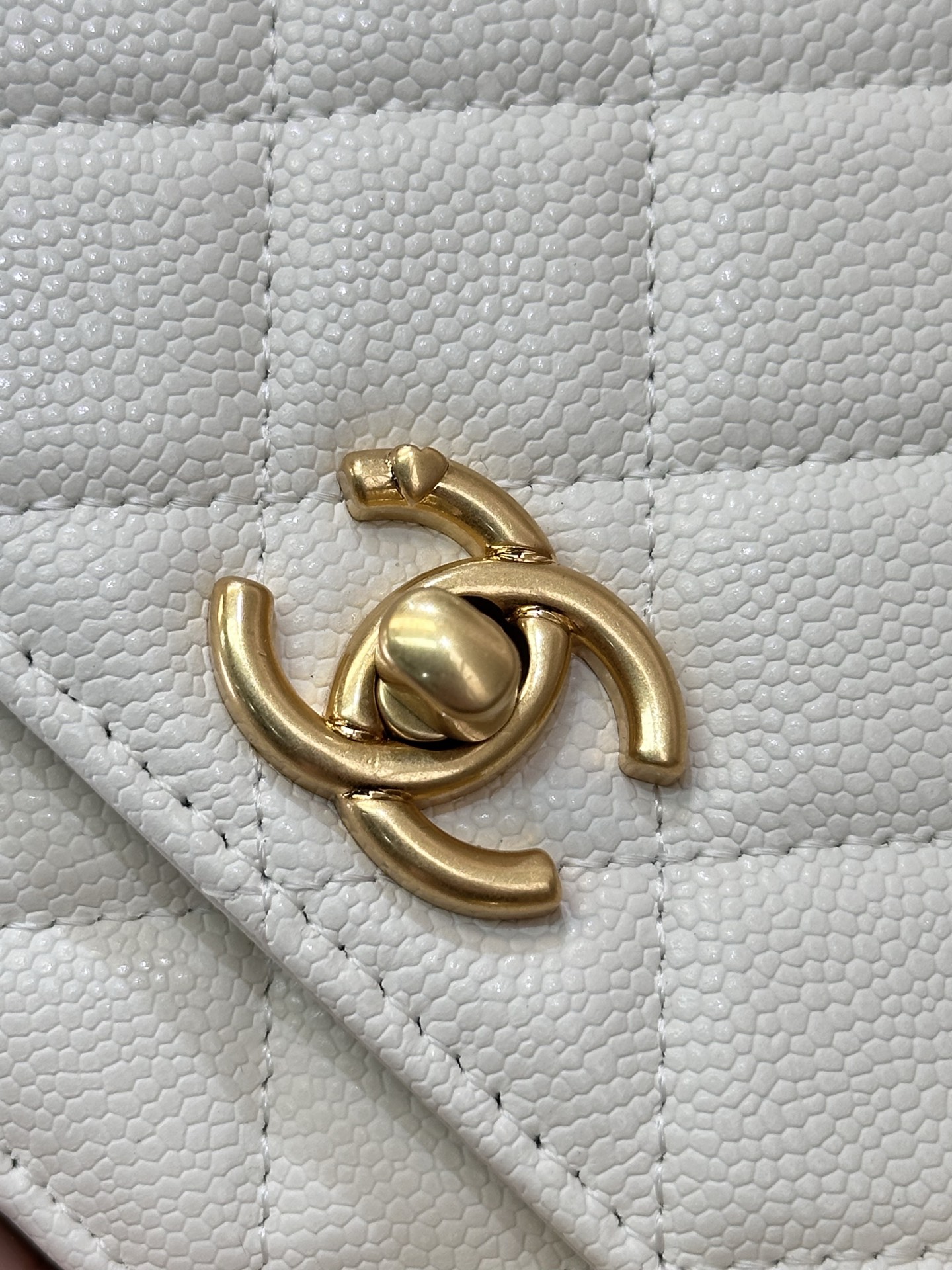 Classic Quilted Caviar Wallet on Chain with Heart Gold Ball in White (Gold Hardware)