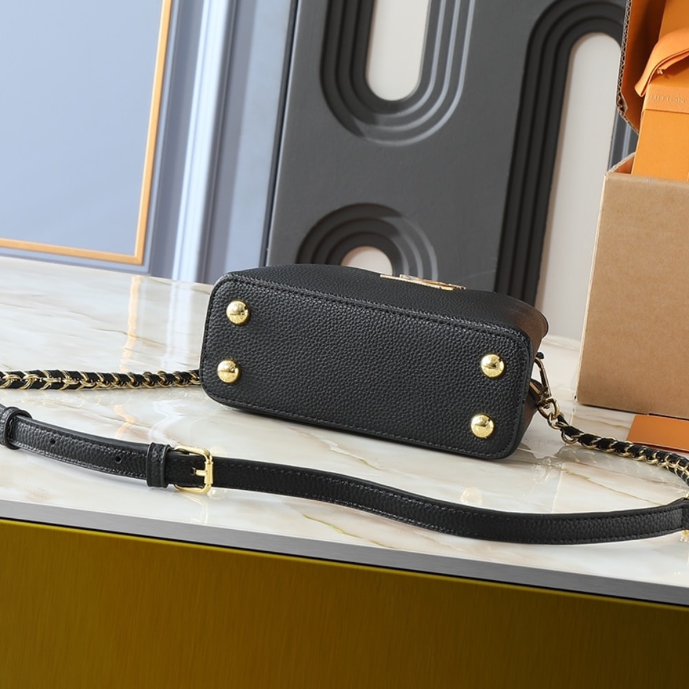 Louis Vuitton Capucines Mini Black 21Cm