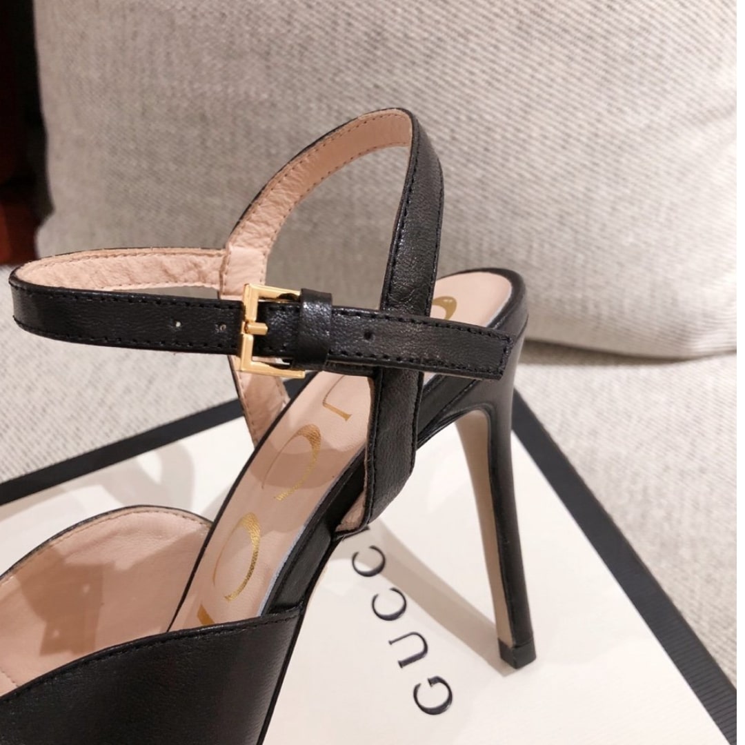 Gucci Ankle Buckle Strap Sylvie Chain Sandals In Black