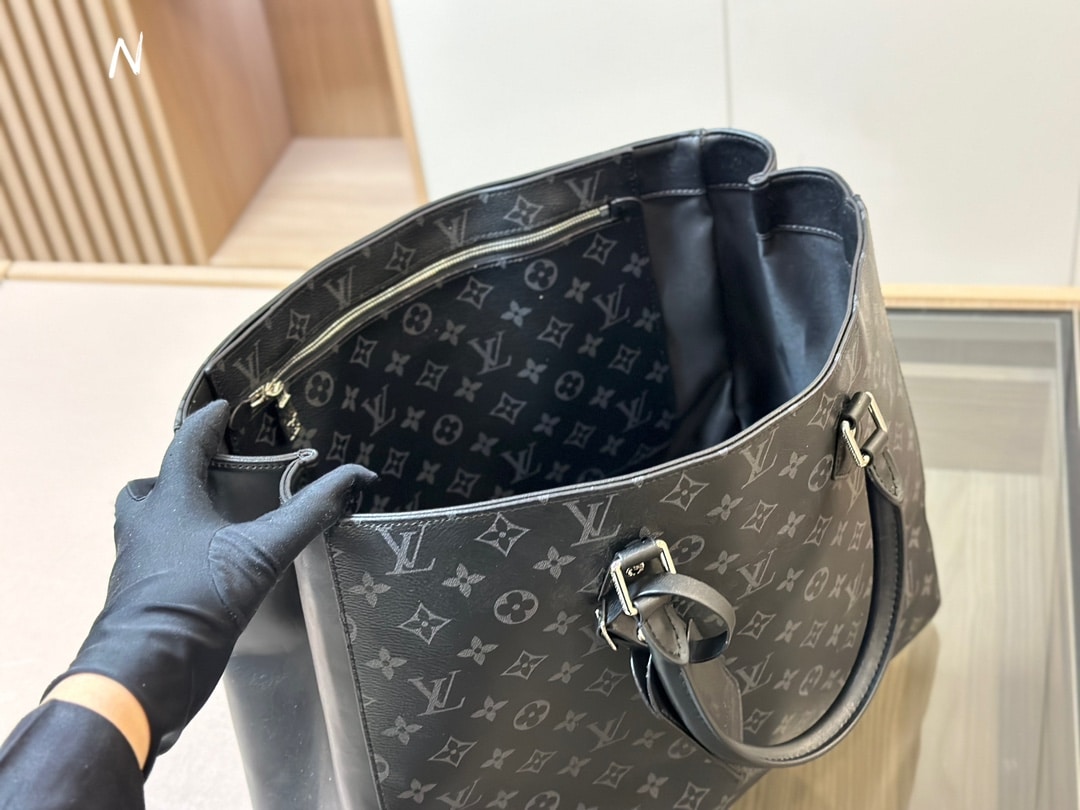 Louis Vuitton Monogram Eclipse Grand Sac Tote Black 33Cm