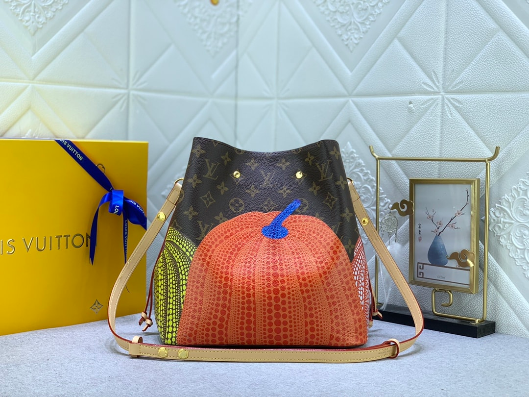 Louis Vuitton X Yayoi Kusam Neonoe Mm 26Cm M46473