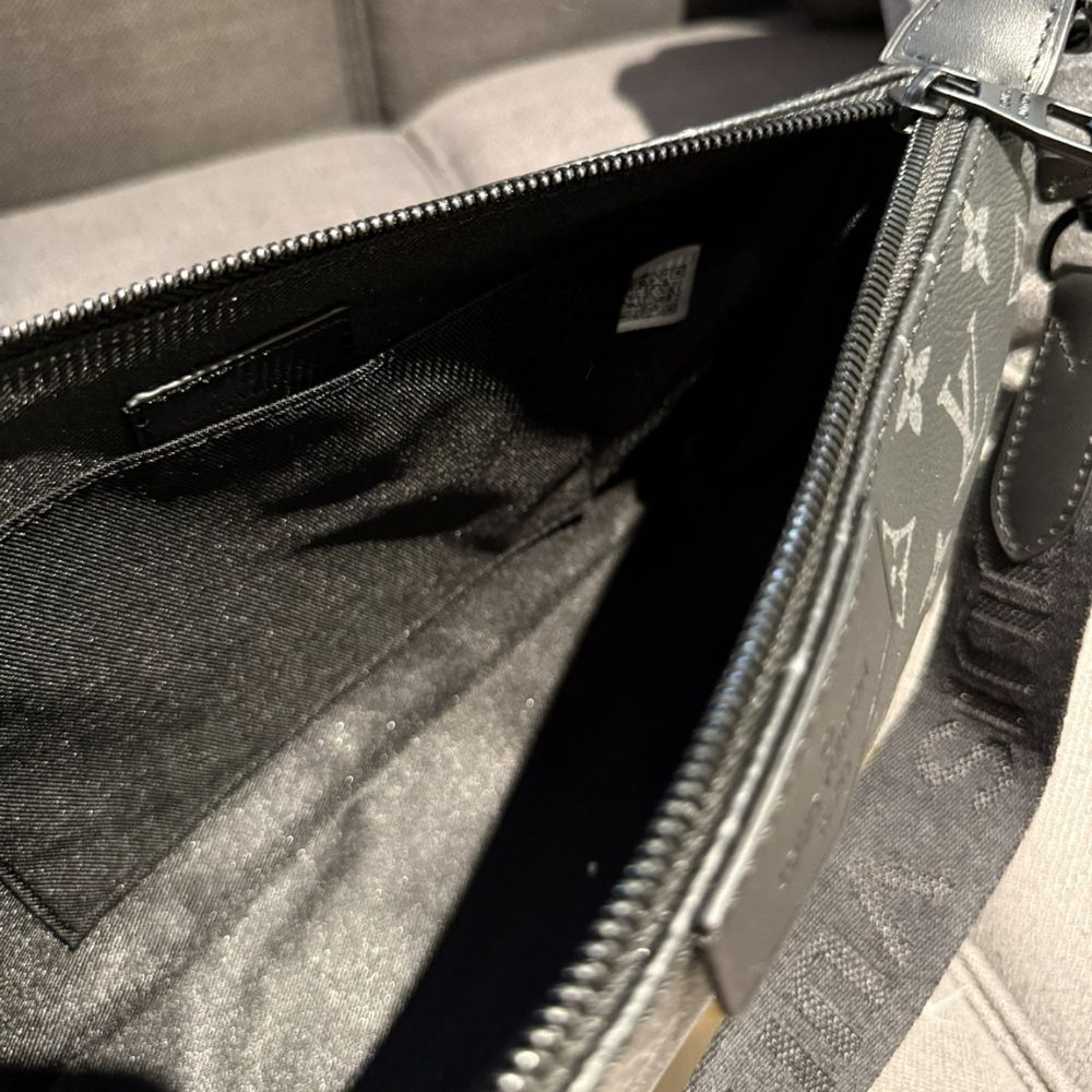 Louis Vuitton Pochette Accessoire Bag Black 24Cm