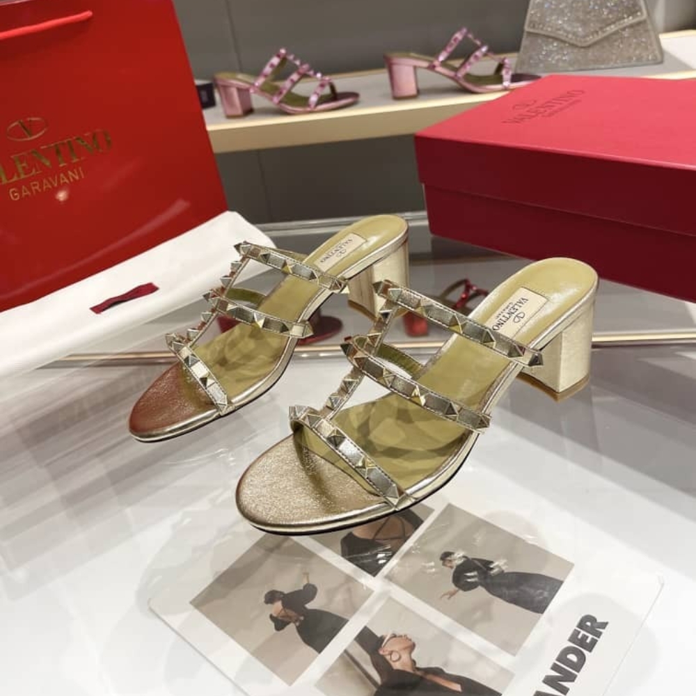 Valentino Garavani Rockstud Slide Sandal In Laminated Nappa Gold 6W2S0C47Qkh I8M