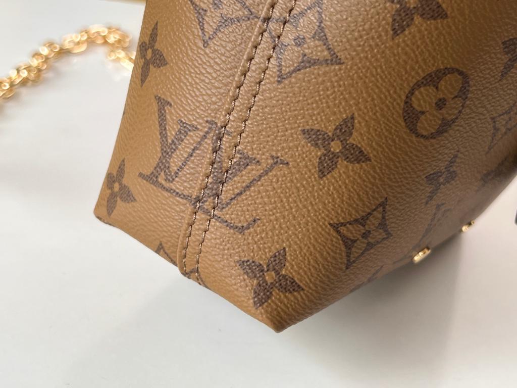 Louis Vuitton Atlantis BB in Gold 17cm/6.7in