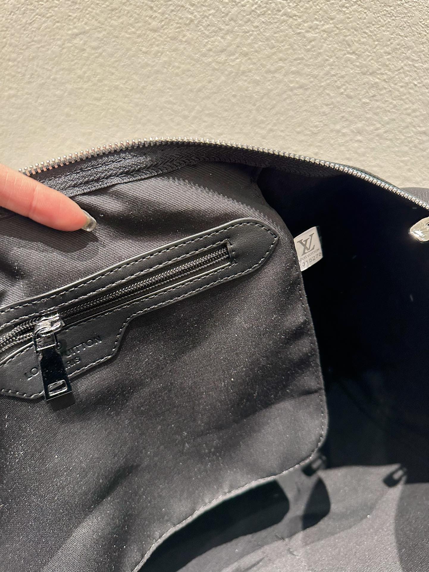 Louis Vuitton Keepall Bandouliere 50 Black 50cm M44810