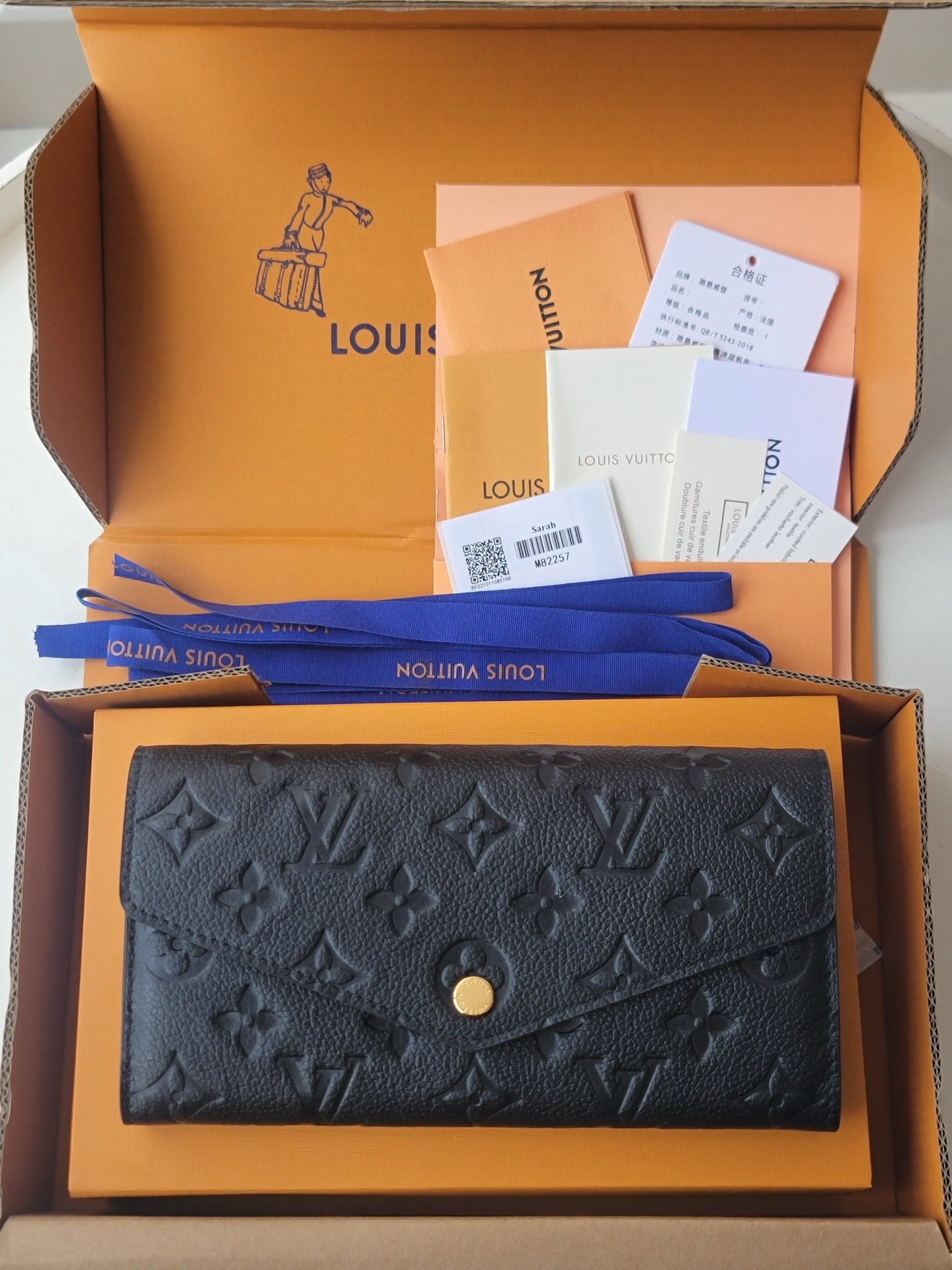 LOUIS VUITTON M82257 Sarah Wallet