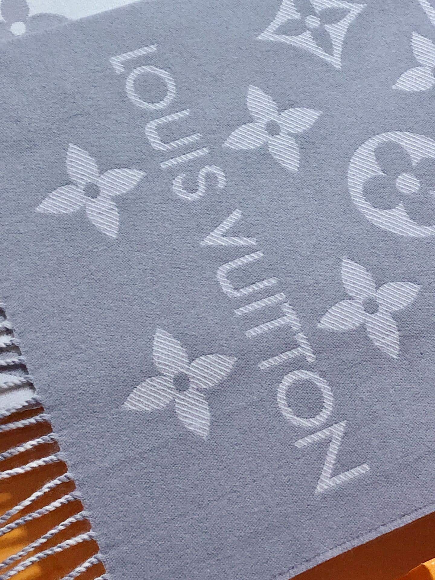 Louis Vuitton Lv Monogram Essential Scarf Light Grey M77727