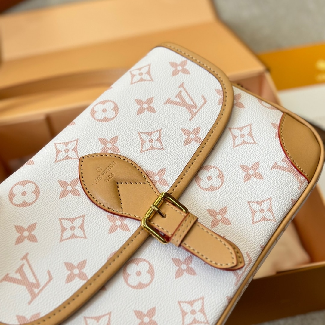 Louis Vuitton Diane Monogram Cream Beige 25Cm