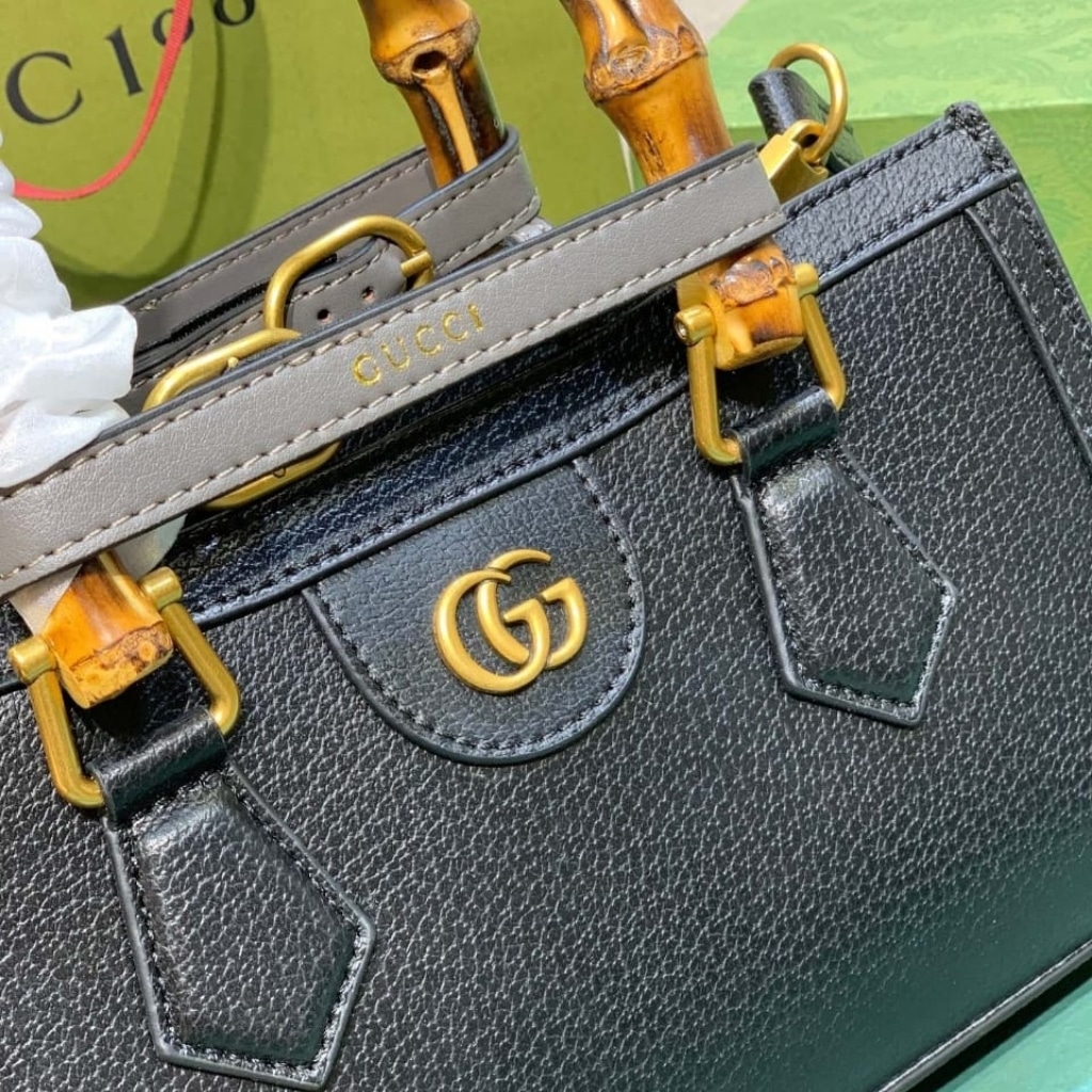 Gucci Diana Small Shoulder Bag Black Leather 25cm 735153 DJ24T 1092