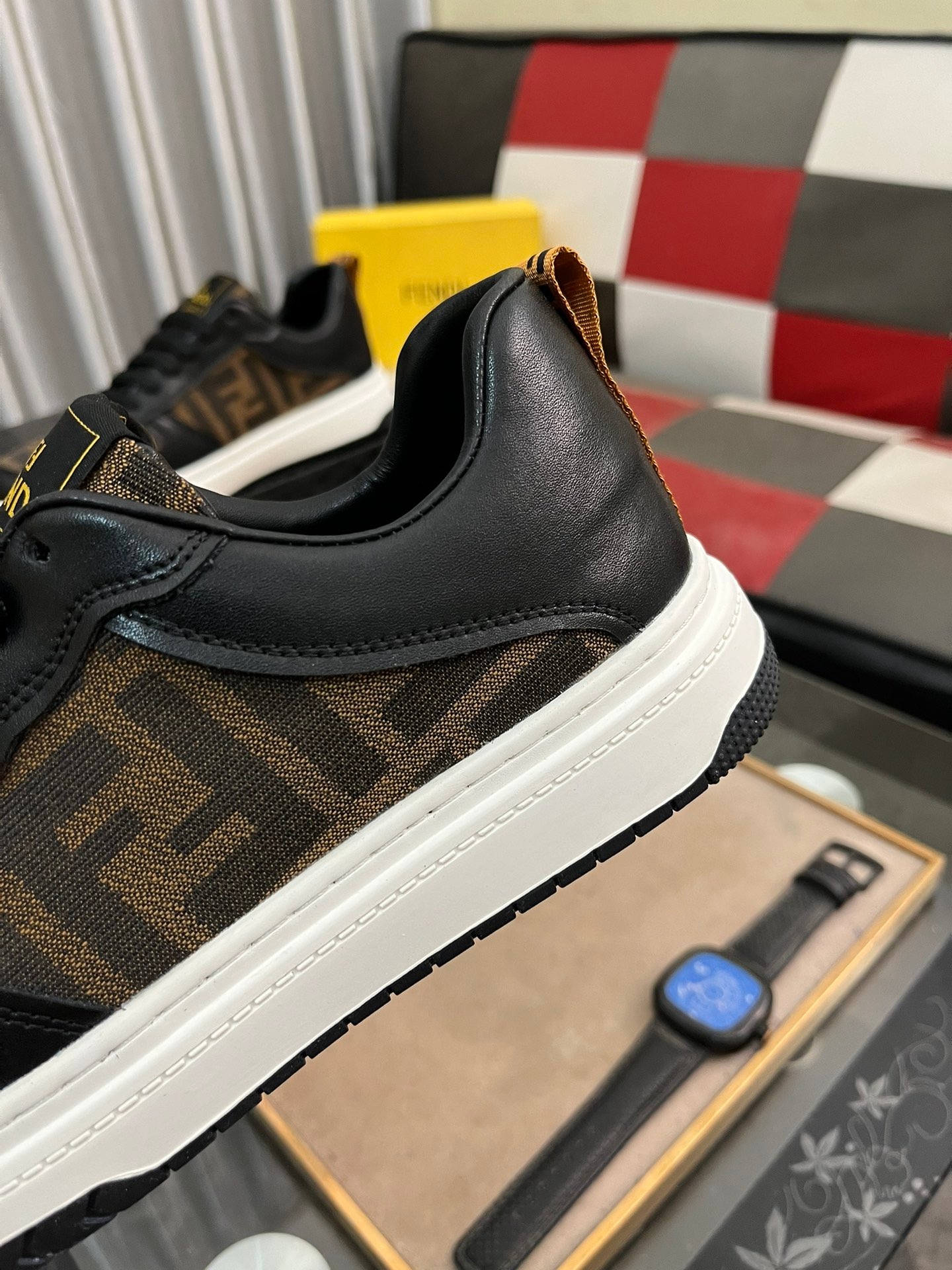 FENDI CASUAL SNEAKERS