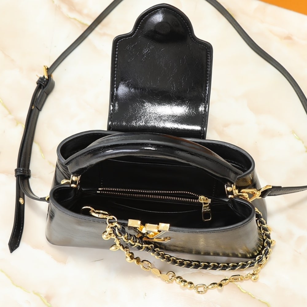 Louis Vuitton Capucines East West BB Black 26Cm M25492