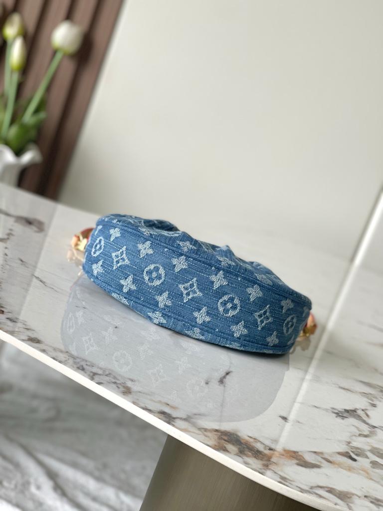 Louis Vuitton Pochette Valley Bag Denim Blue 21cm M13571