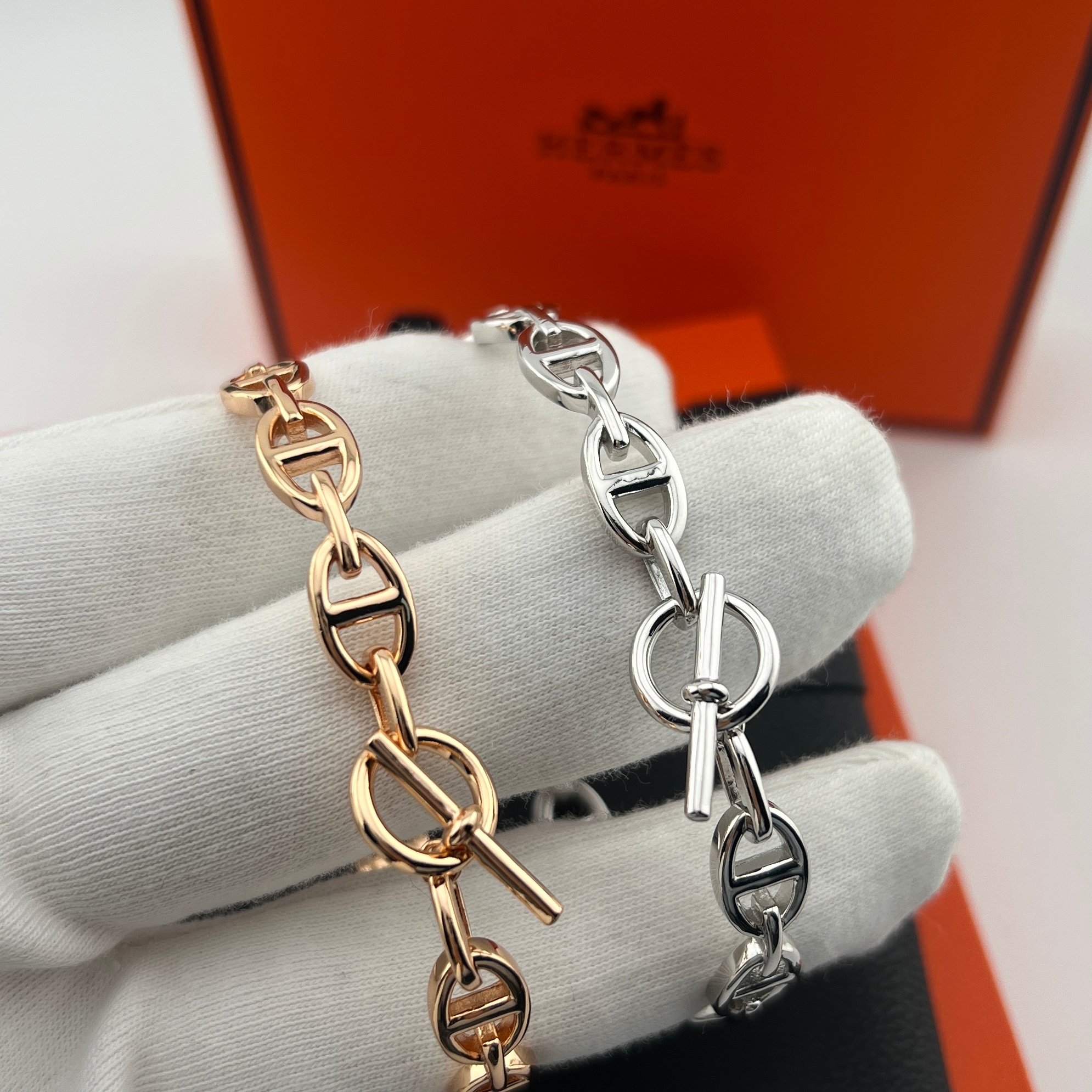 Platinum openwork bracelet