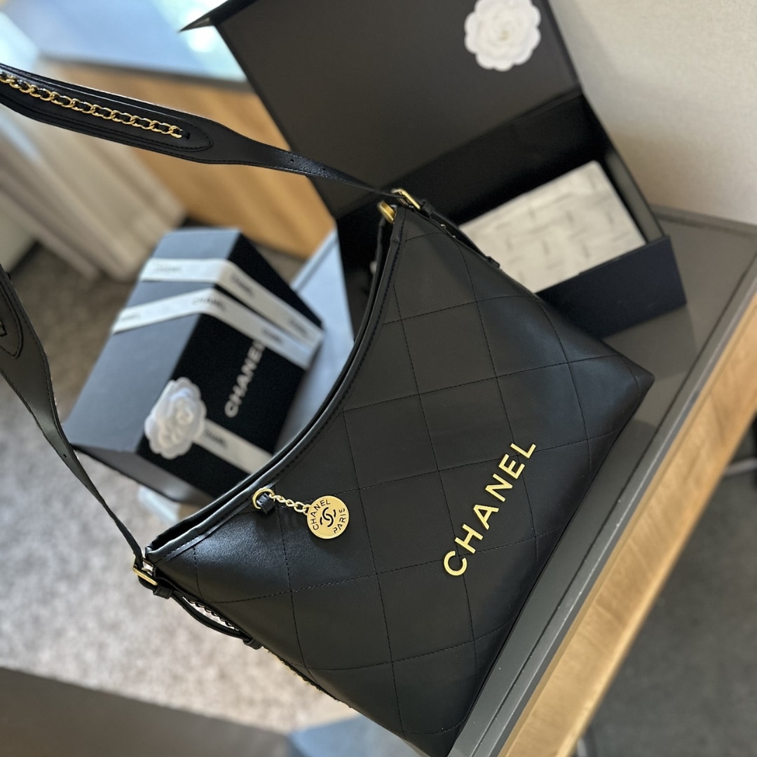 Chanel Hobo Bags With Logo In Black 30Cm/11in