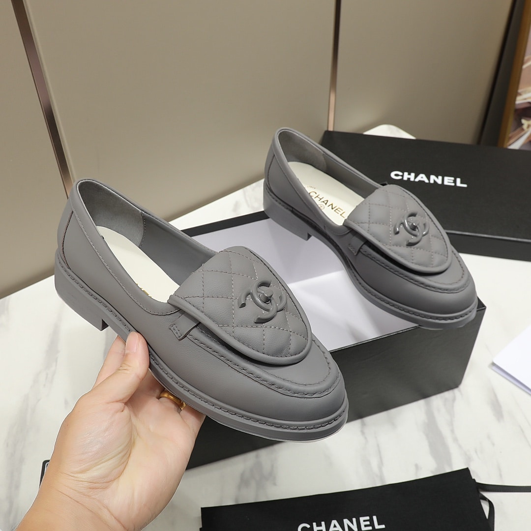 Chanel Cc Nib Turnlock Moccasins Flat Loafers Grey