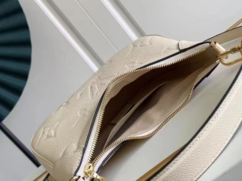 Louis Vuitton Bagatelle 22Cm Cream Beige