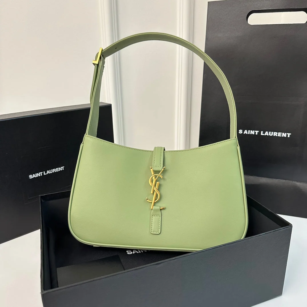 Le 5 a 7 24 Light Green Lambskin Ghw