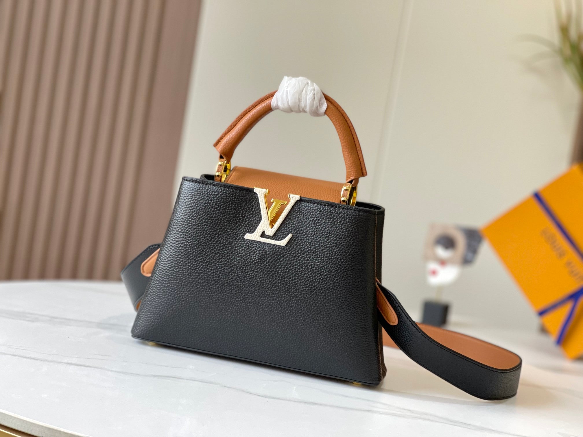 Louis Vuitton Capucines Mm 31Cm