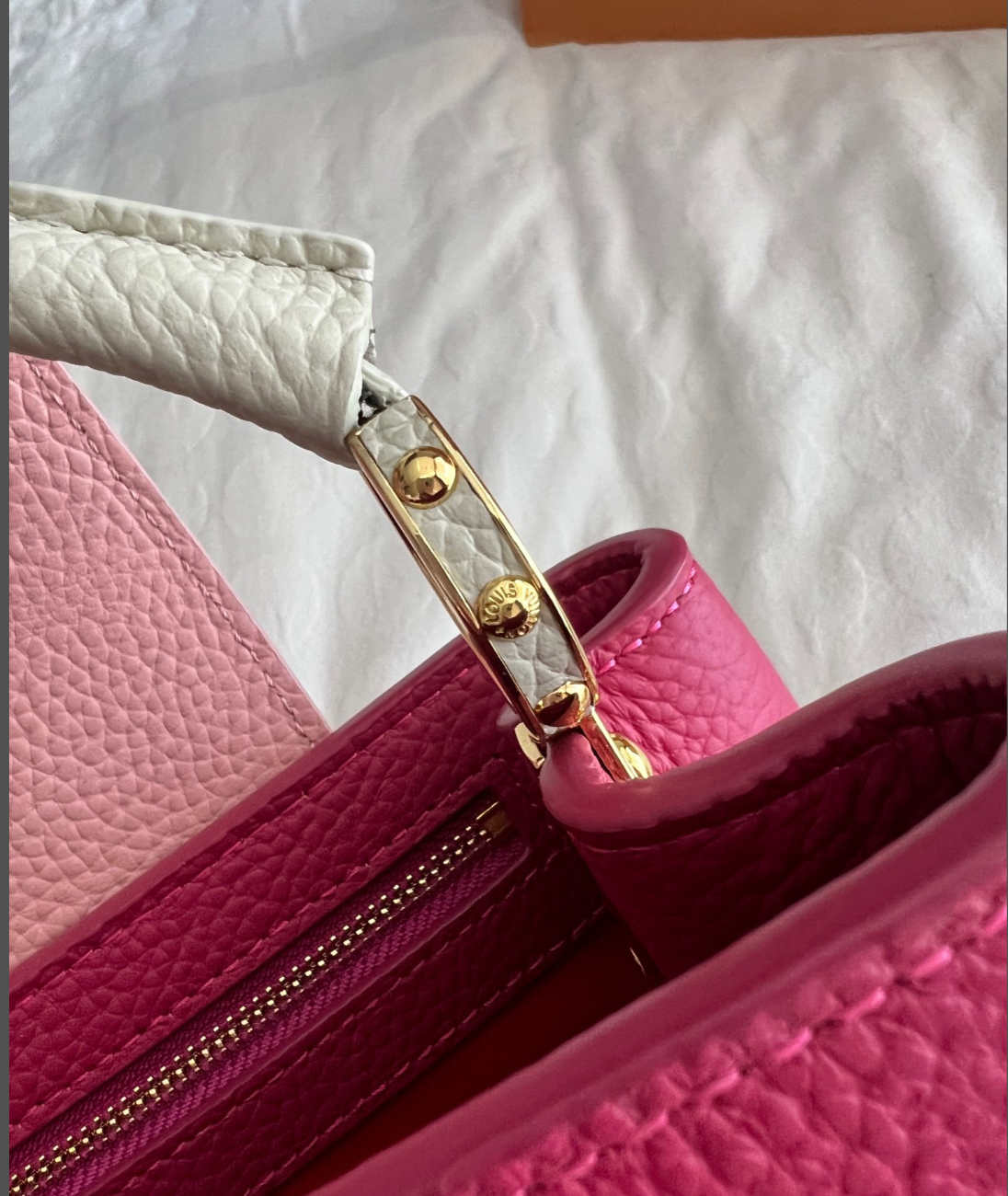 Louis Vuitton Capucines Mini Taurillon Cowhide Dark Pink 20Cm M20845