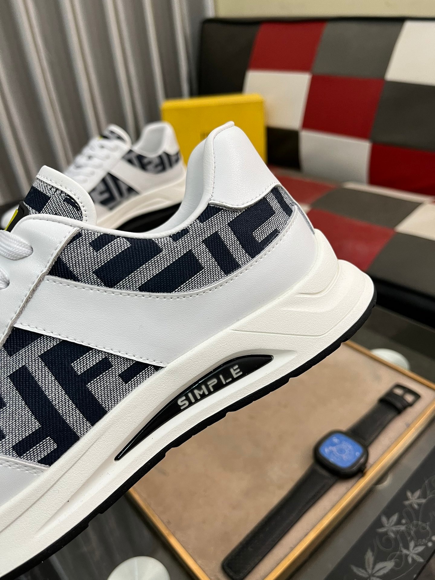FENDI CASUAL SNEAKERS