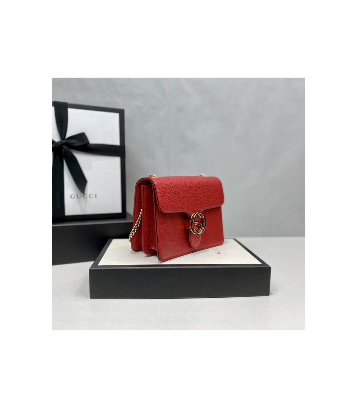 Gucci Interlocking Chain Leather Cross Body Bag Red 25cm