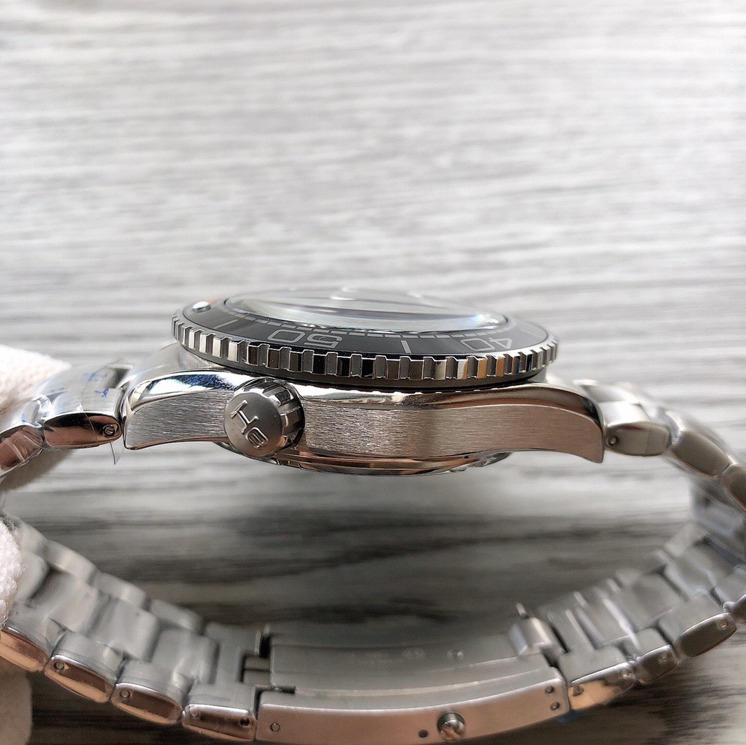 【Super Clone】Omega 215.32.44.21.01.001 Seamaster Planet Ocean 600M Co-Axial-Master - New