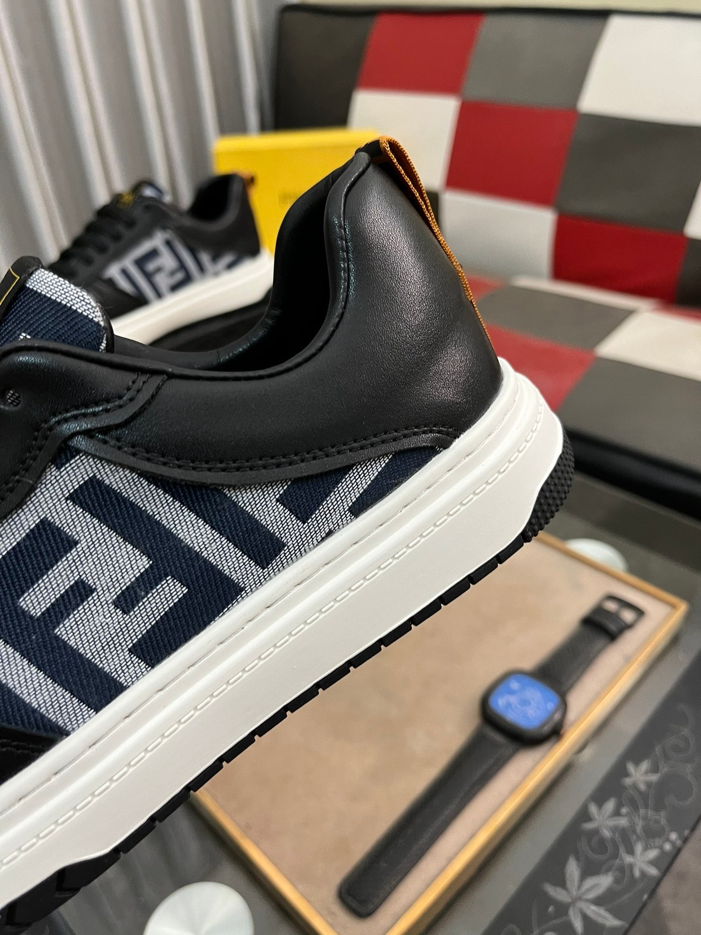 FENDI CASUAL SNEAKERS