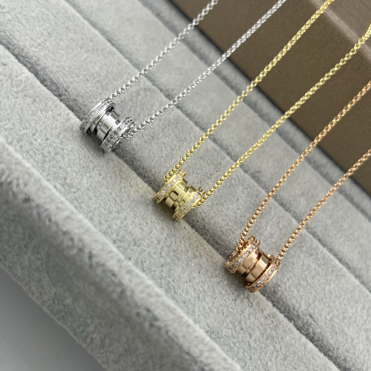 Small full diamond spring pendant necklace