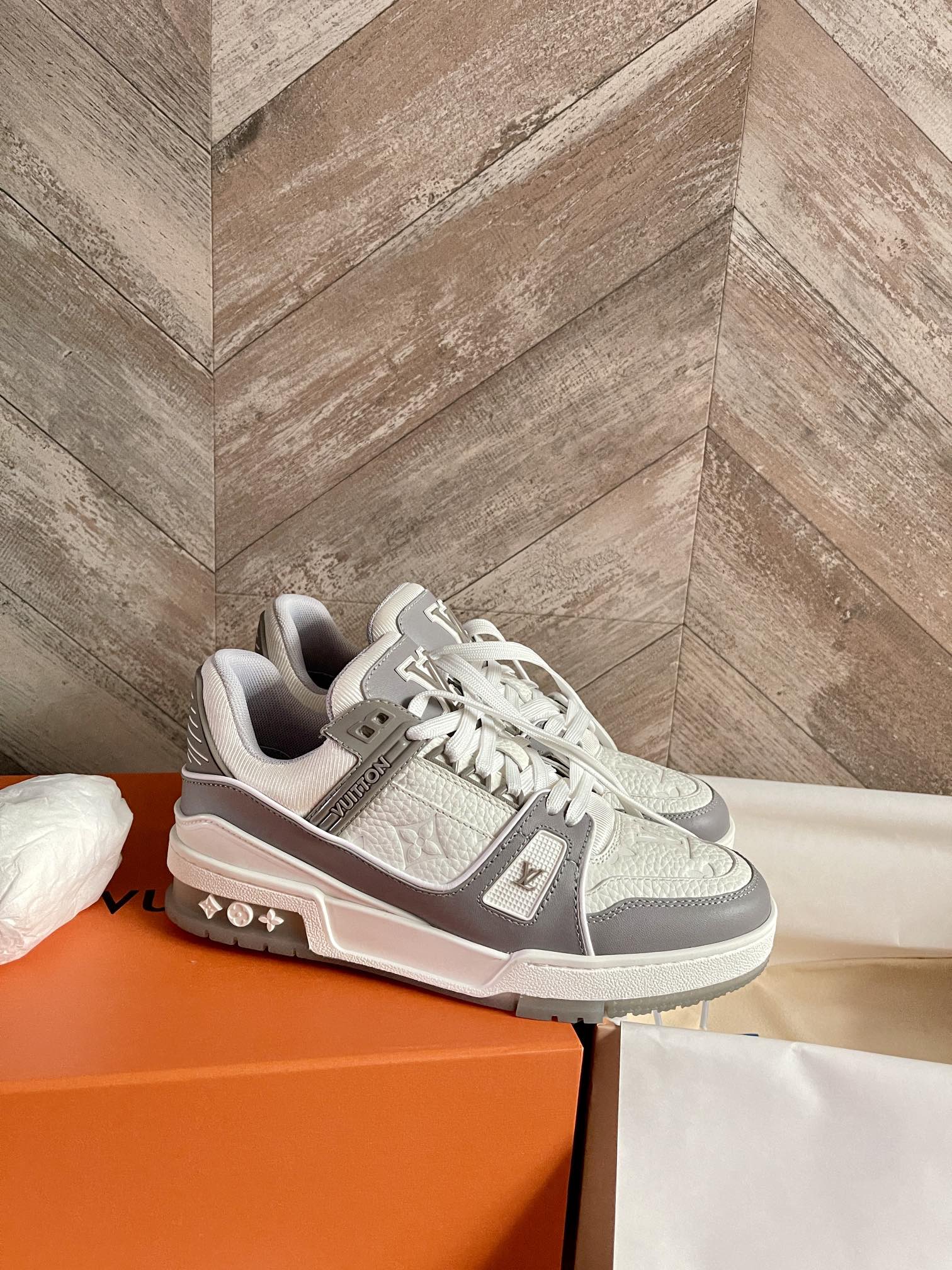 Louis Vuitton Lv Trainer Sneaker Grey White 1A8Kba