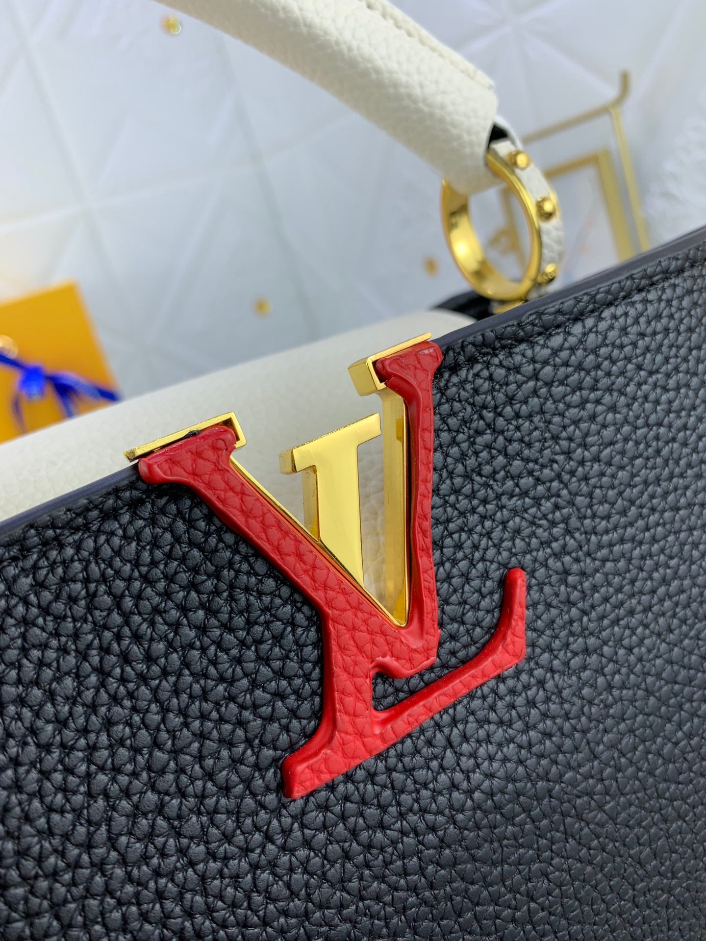 Louis Vuitton Capucines Bb Black Greige 27Cm