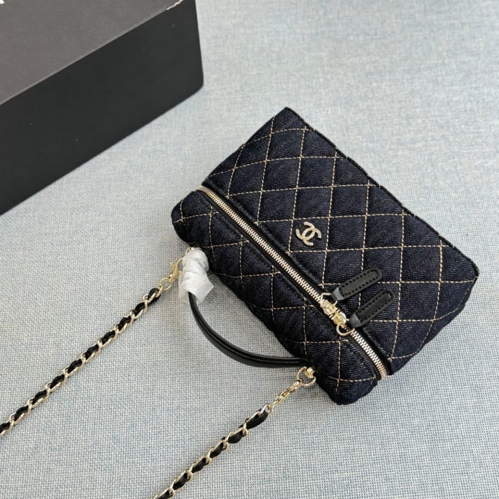 Chanel Classic Vanity with Chain Gold Metal Denim Dark Blue 19cm AP4385 B23492 U7663