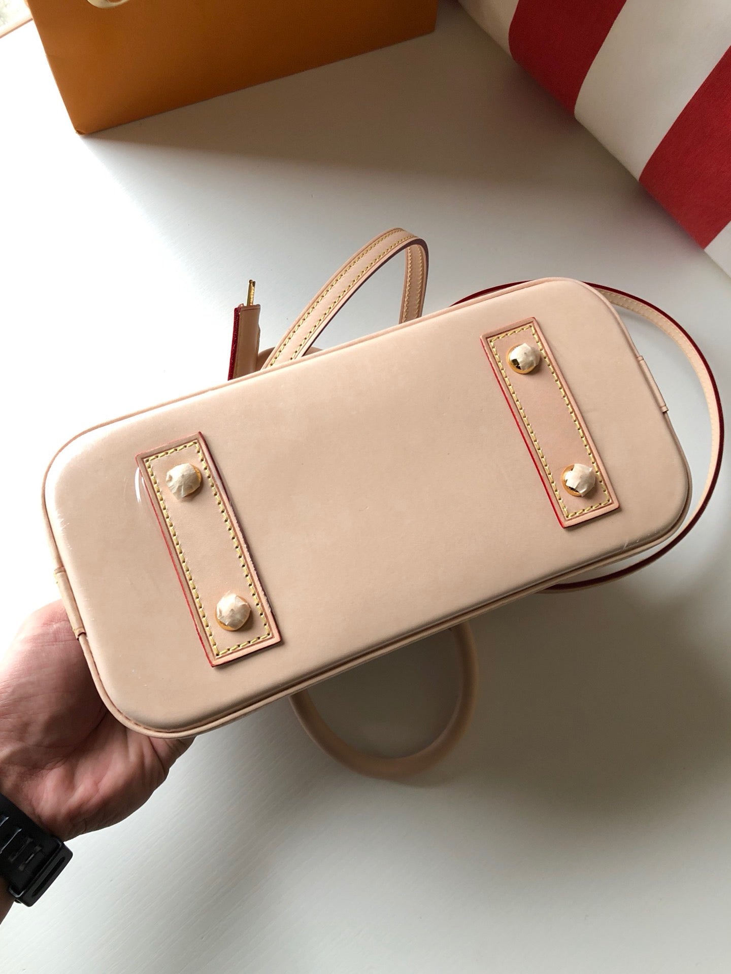 Louis Vuitton Alma Monogram 23cm