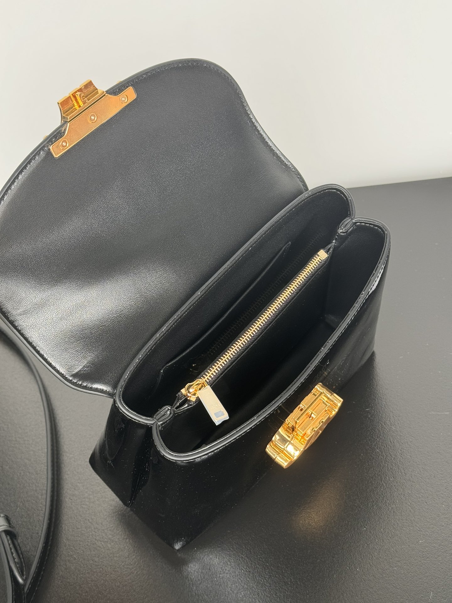 Celine-TEEN NINO patent cow leather handbag