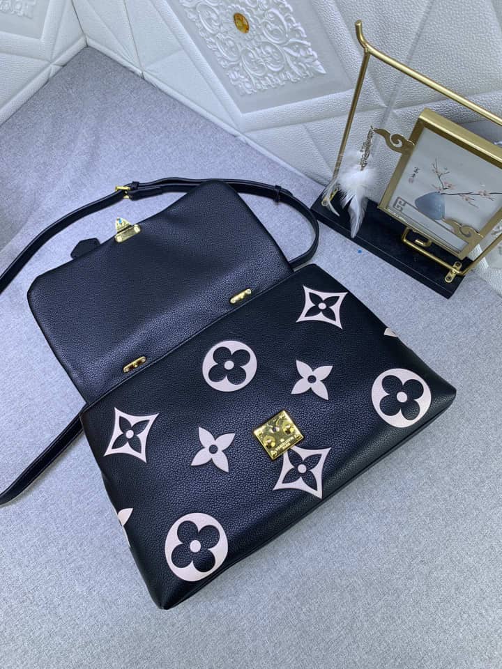 Louis Vuitton Madeleine Bb Black And Beige 24Cm M45978