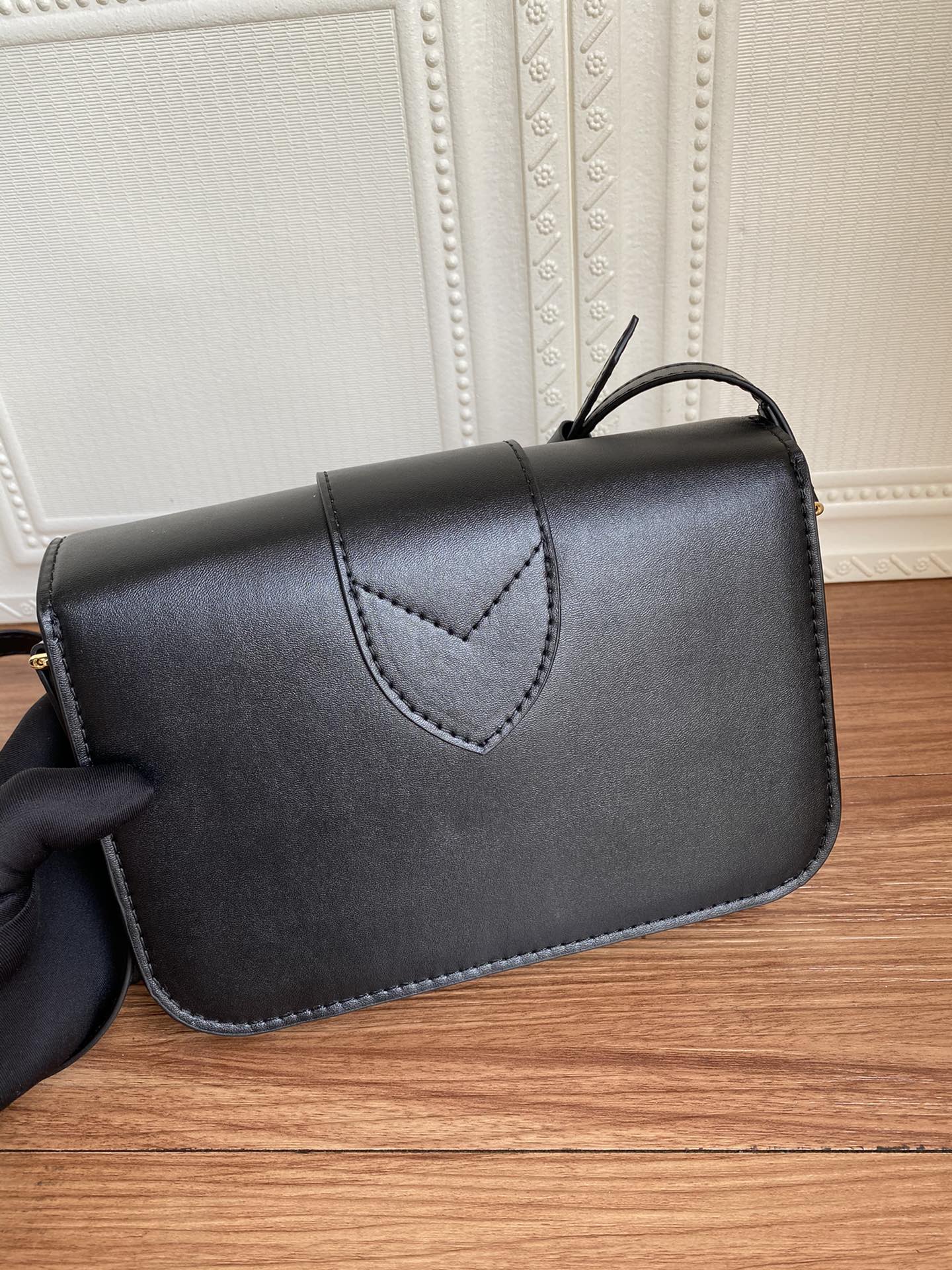 Louis Vuitton Pont 9 23Cm