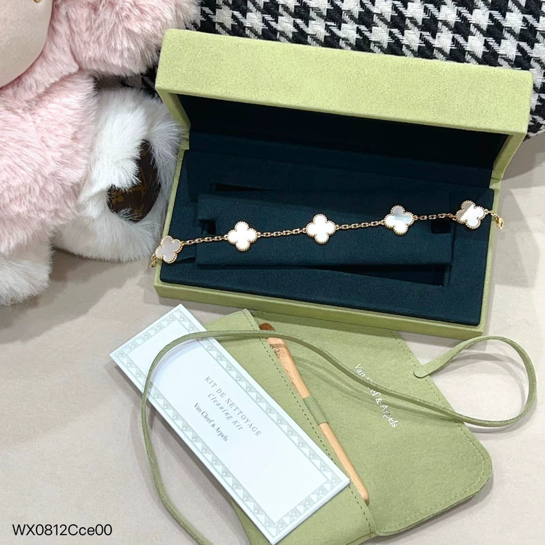 Van Cleef & Arpels Accesorries