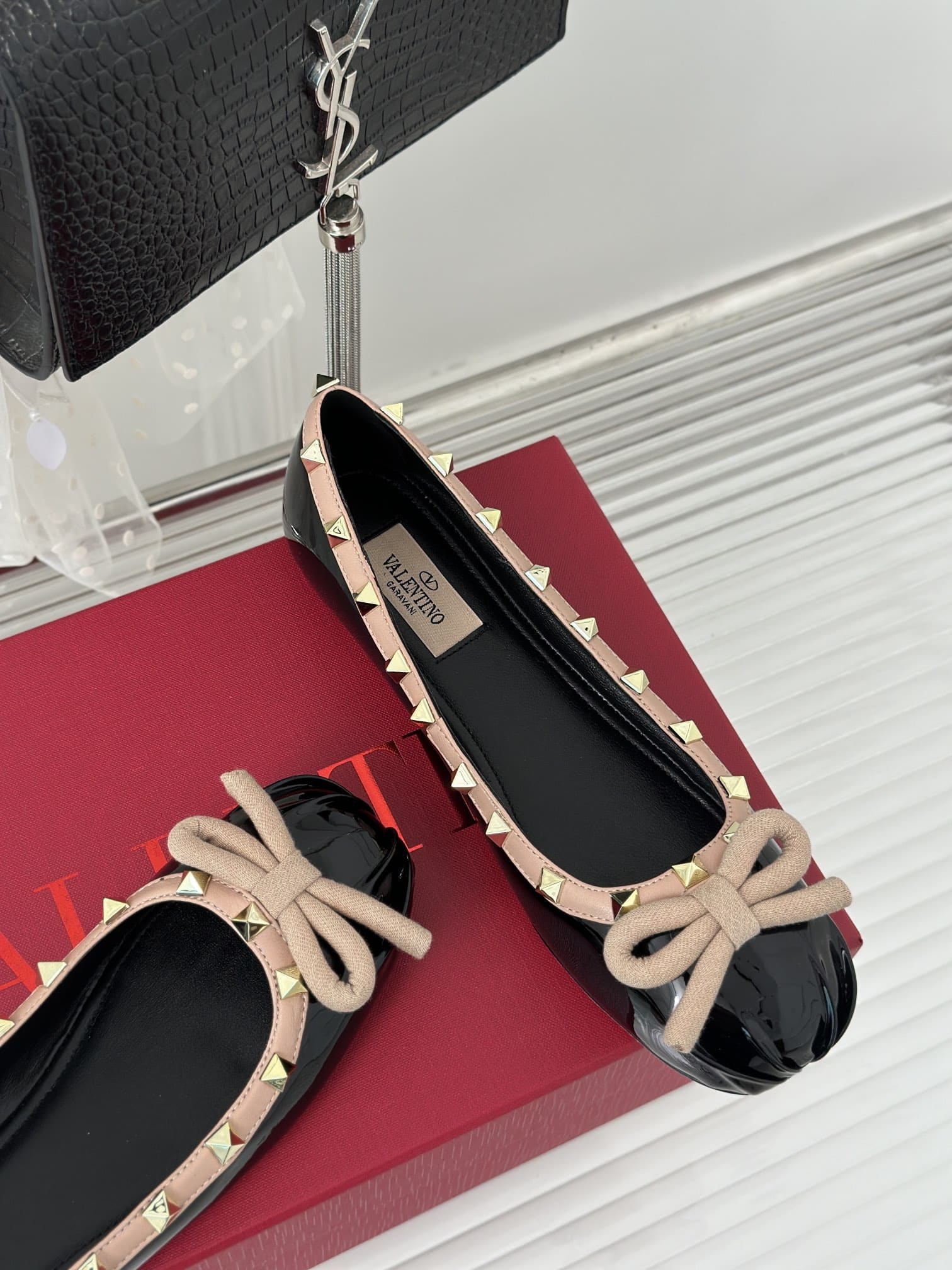 Valentino Garavani Rockstud Patent Leather Ballerina Black 3W2S0Hq5Vnw N71