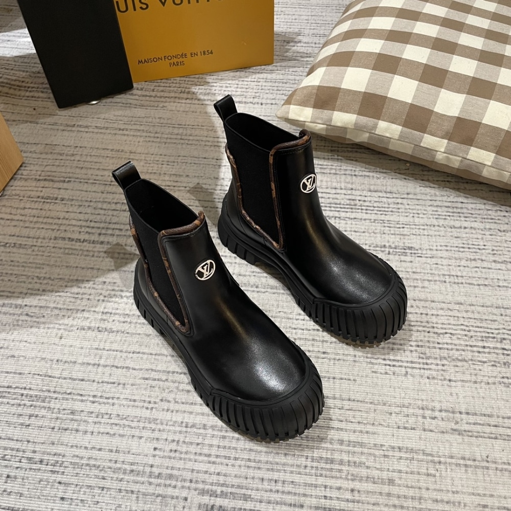 Louis Vuitton Ruby Flat Ankle Boots Black 1Ab0Fo