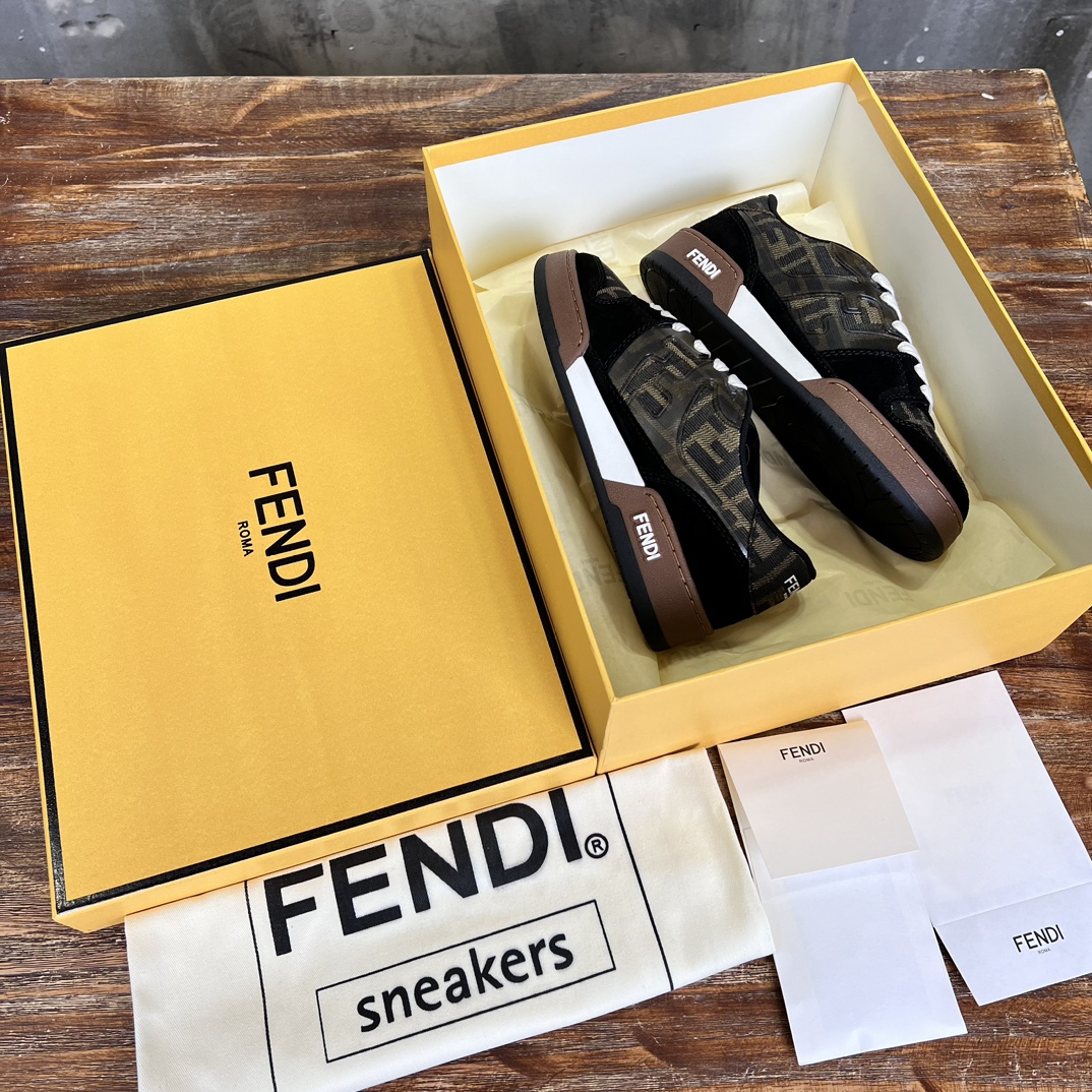 FENDI CASUAL SNEAKERS