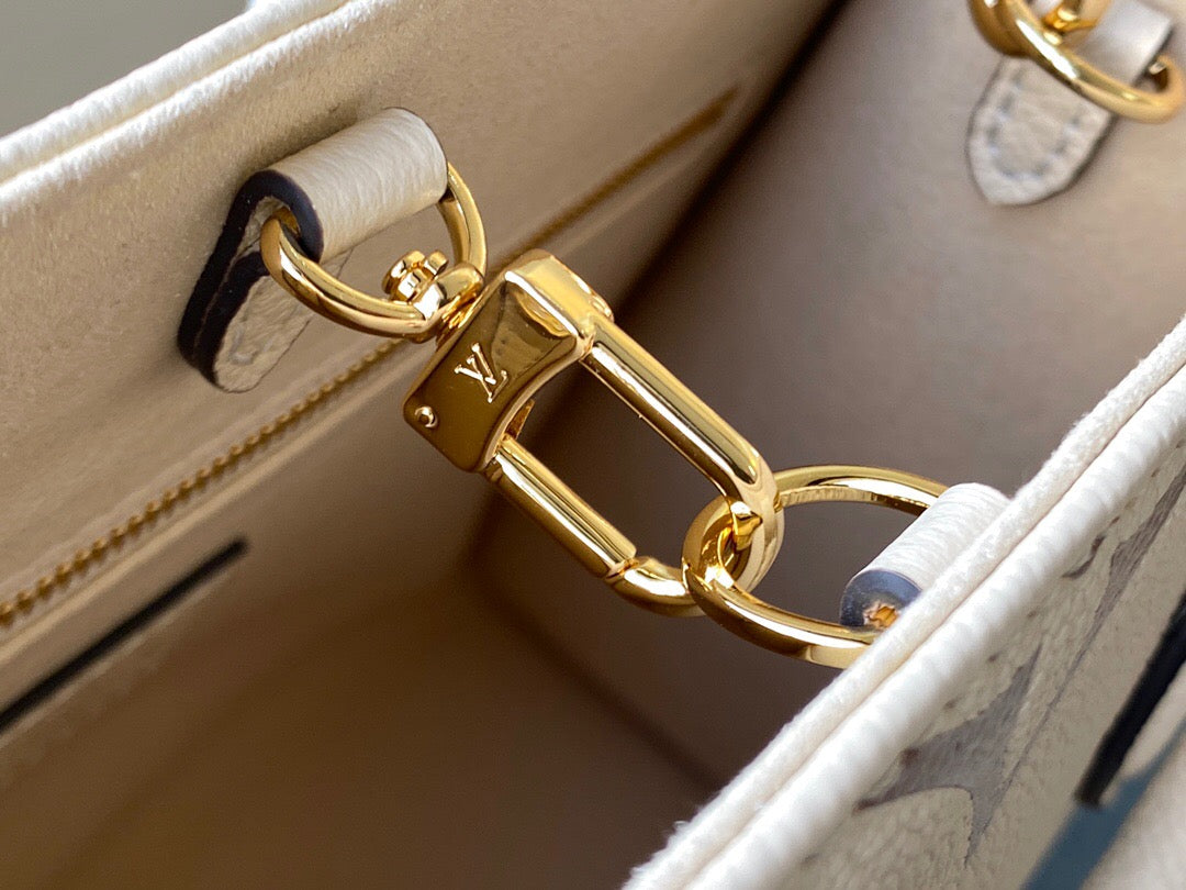 Louis Vuitton Empreinte Onthego Pm White 25Cm M45654