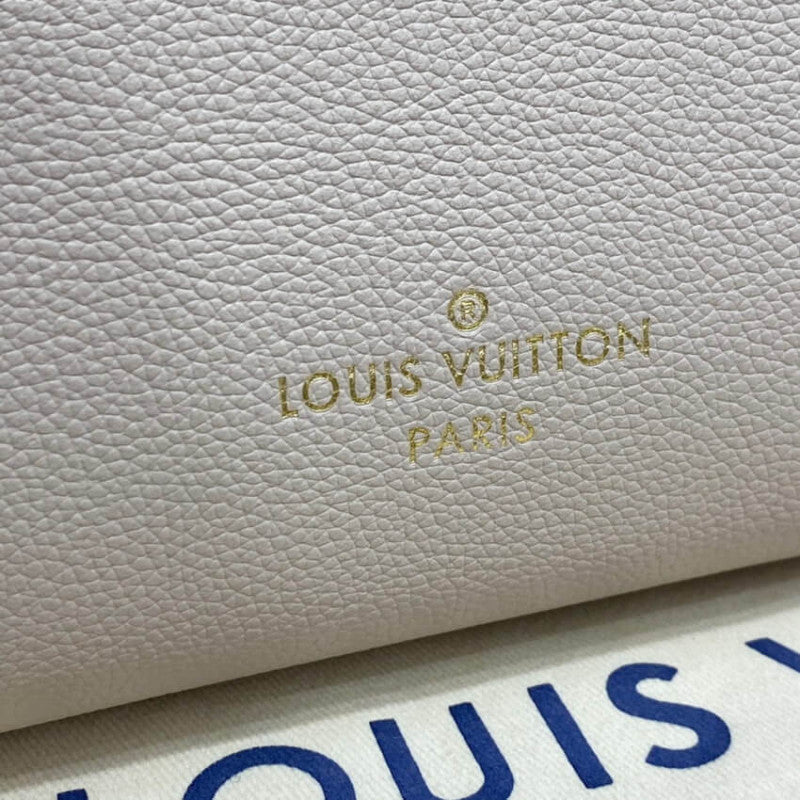 Louis Vuitton On My Side Mm 30Cm Greige