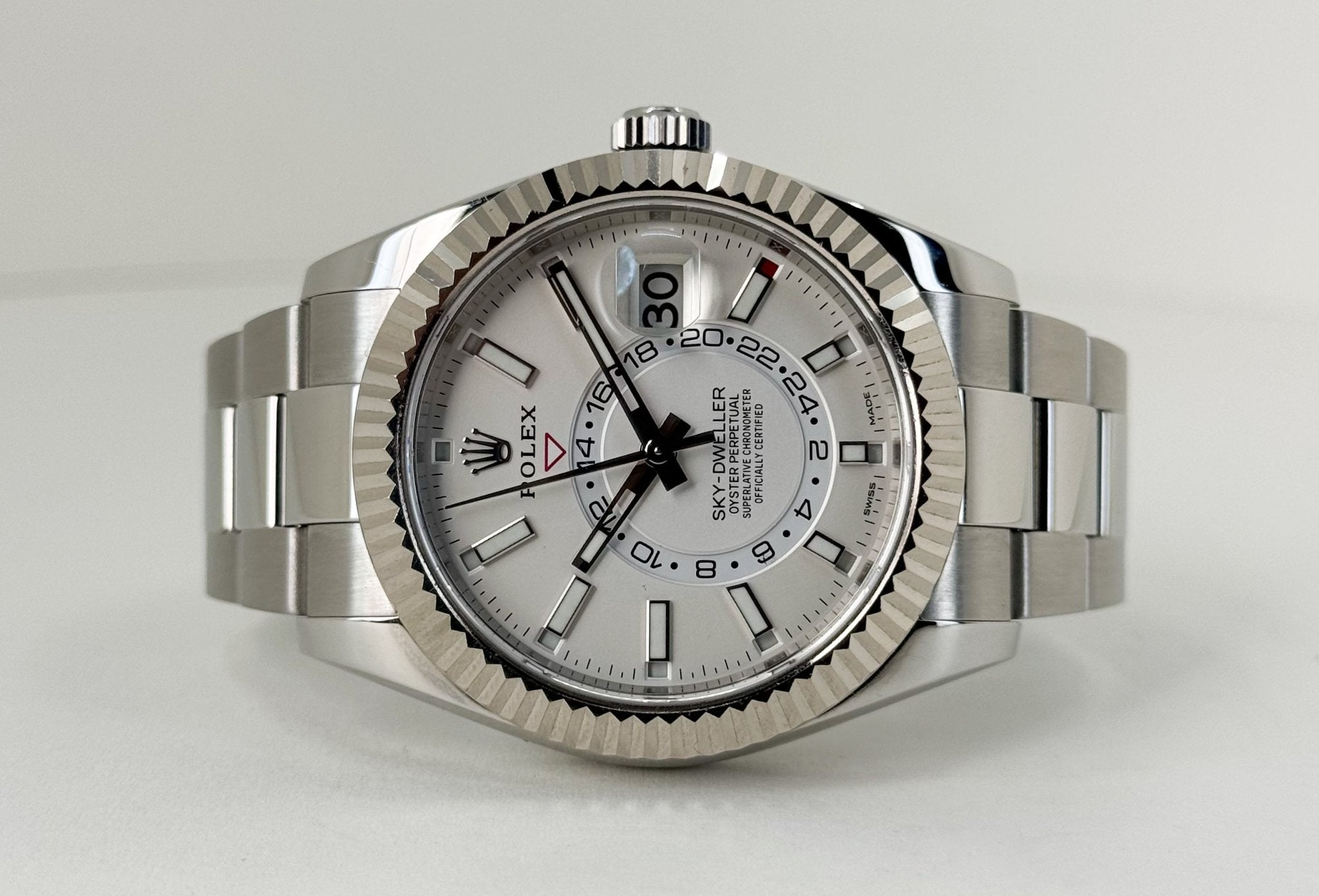 Rolex Sky-Dweller 42 mm Intense white Dial 336934