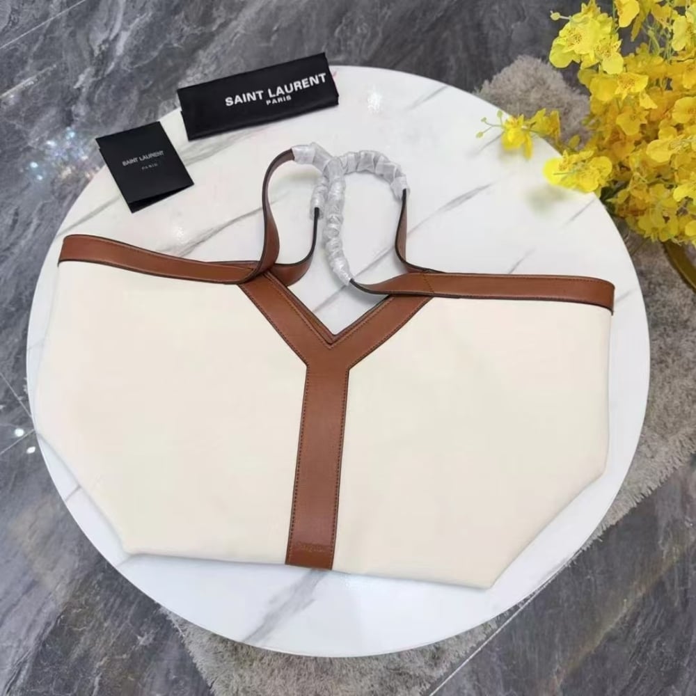 Saint Laurent Y Tote In Leather Bag White