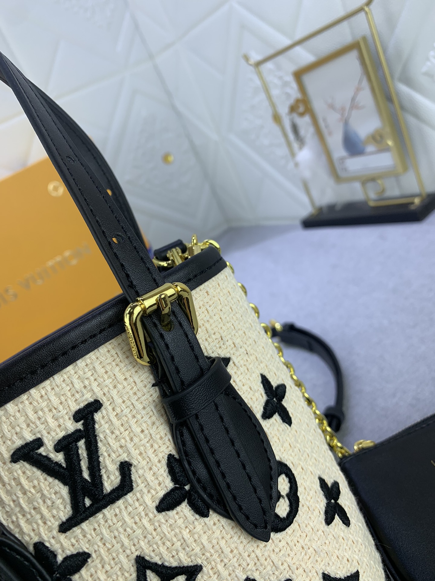 Louis Vuitton Nano Bucket Bag Black 17Cm M82418