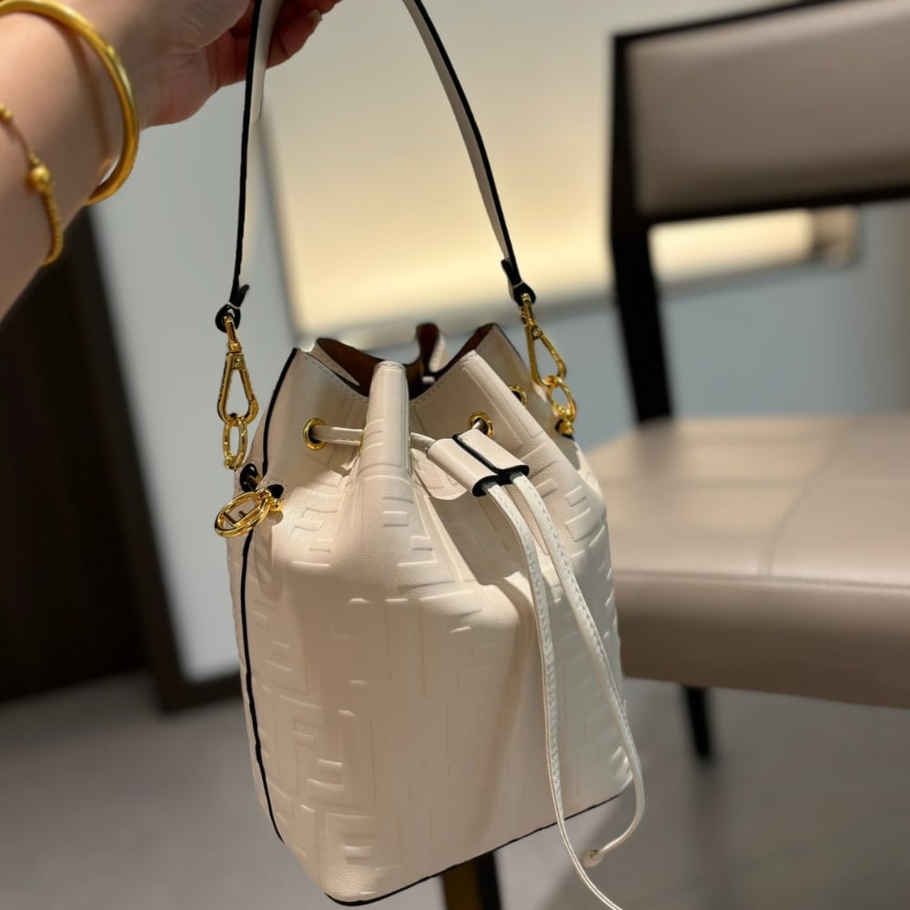 Fendi Mon Tresor Mini Bucket Bag White 16Cm